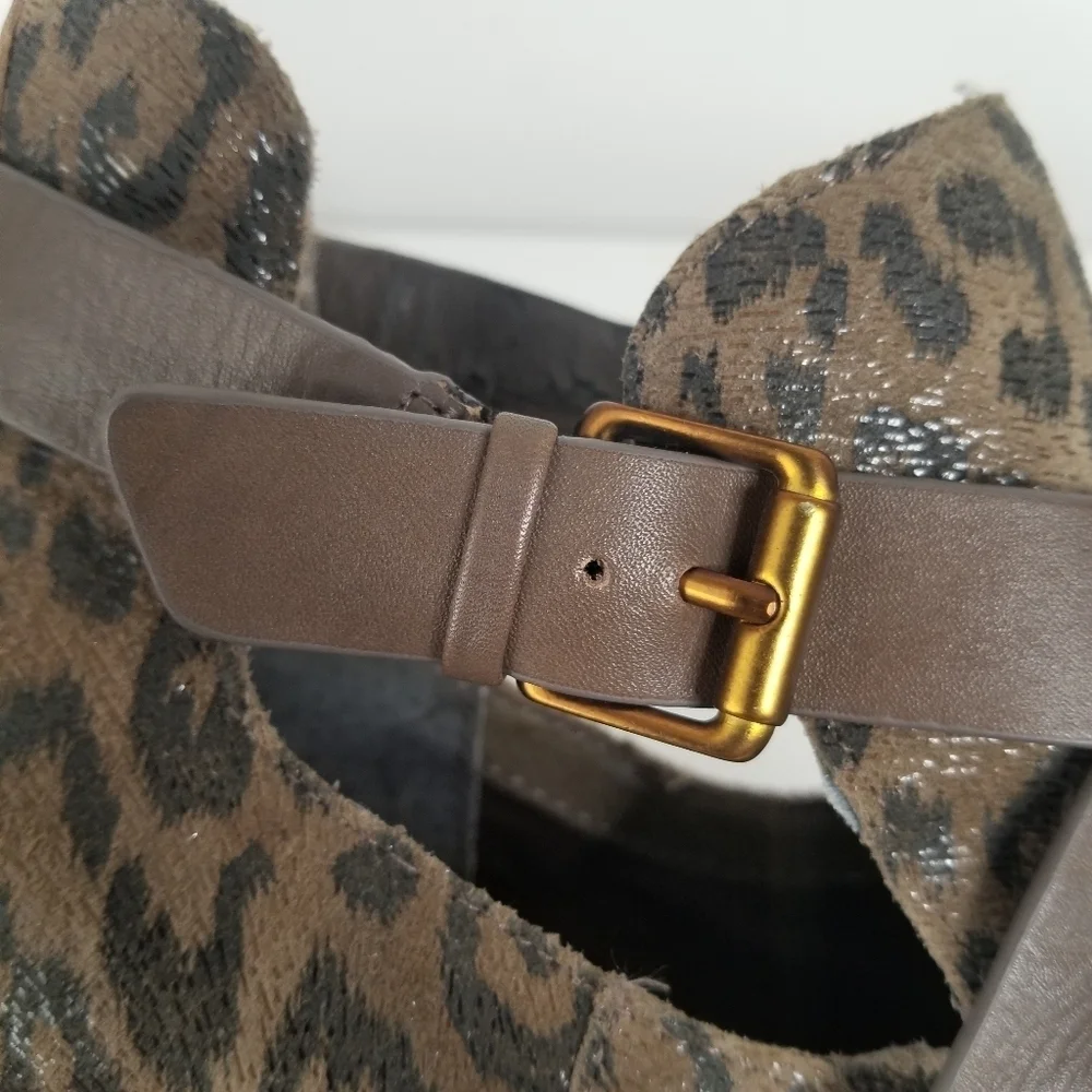 Isola DAVAN Desert Tan Leopard Print Suede Heeled Ankle Boots Size 7.5